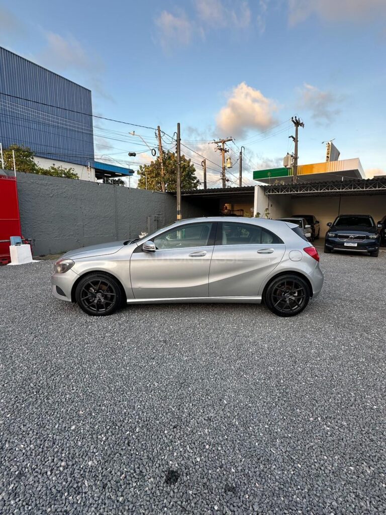 MERCEDES BENZ A200 URBAN 1.6 2014/2014