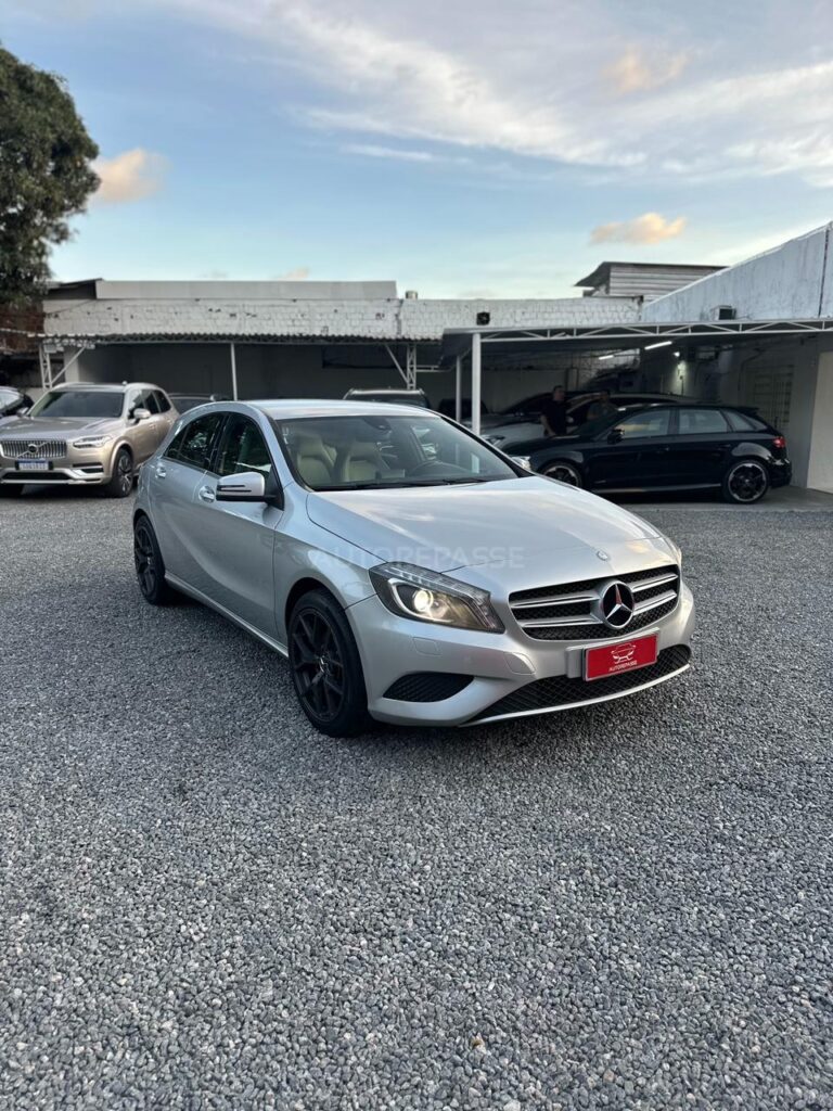MERCEDES BENZ A200 URBAN 1.6 2014/2014