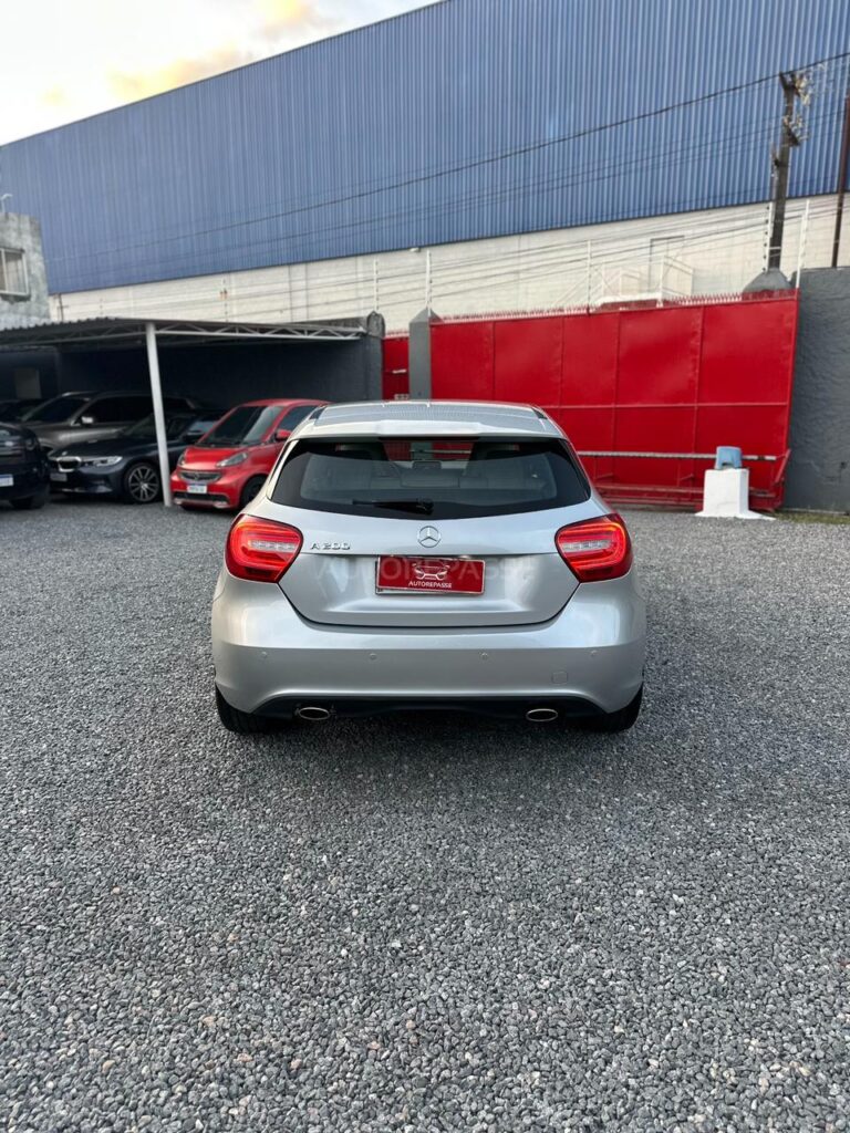 MERCEDES BENZ A200 URBAN 1.6 2014/2014