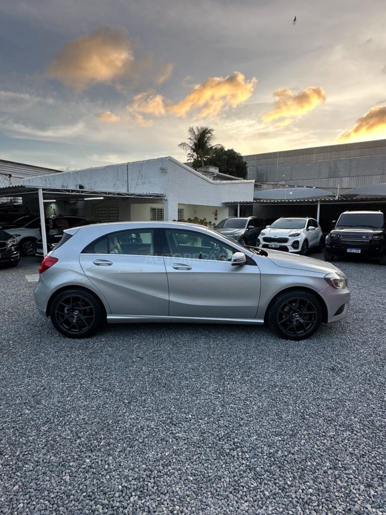 MERCEDES BENZ A200 URBAN 1.6 2014/2014