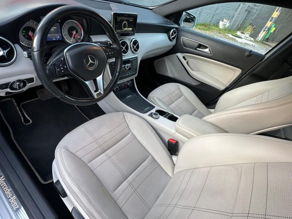 MERCEDES BENZ A200 URBAN 1.6 2014/2014