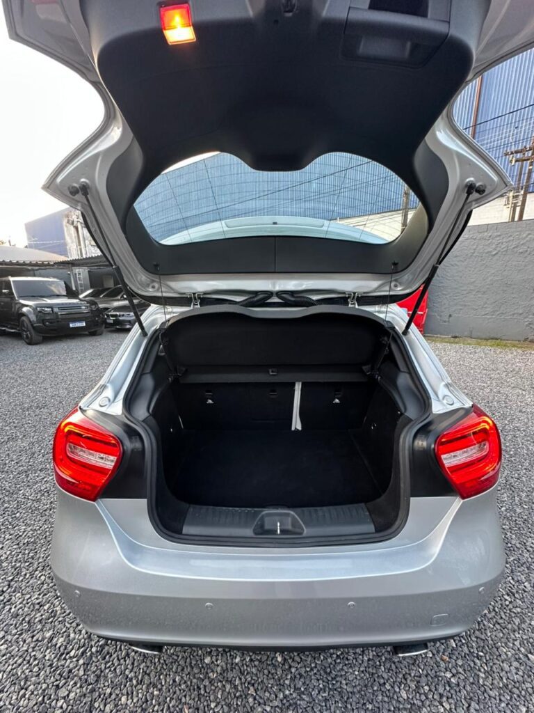 MERCEDES BENZ A200 URBAN 1.6 2014/2014