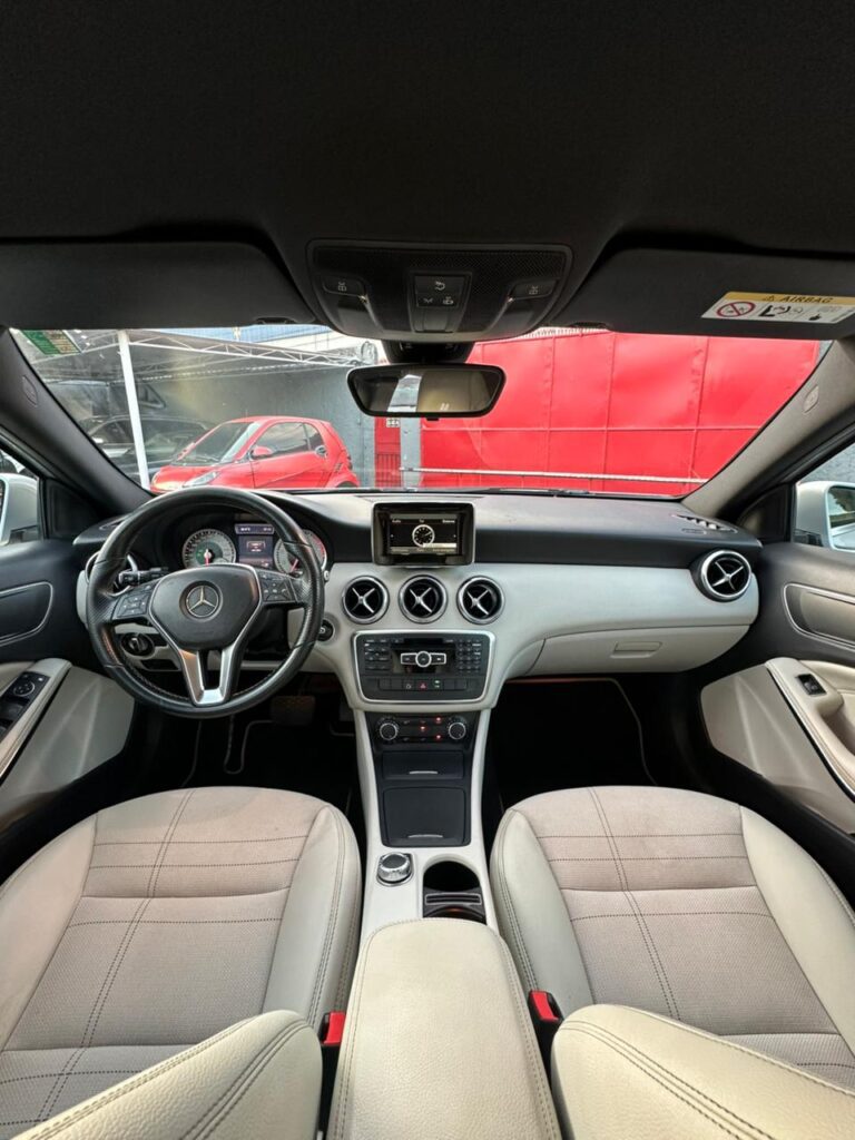 MERCEDES BENZ A200 URBAN 1.6 2014/2014