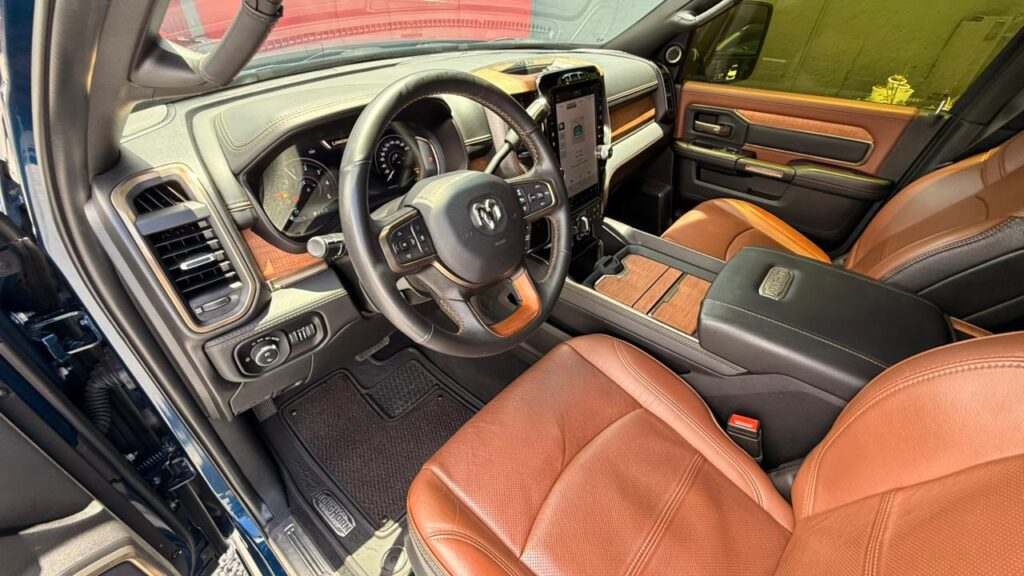 DODGE RAM 3500 LINGHORN 6.7 TDI 2023/2024