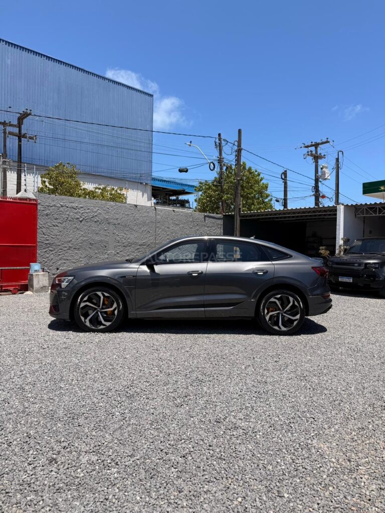 AUDI E-TRON SPORTBACK PERFORMANCE BLACK QUATTRO 2021/2022