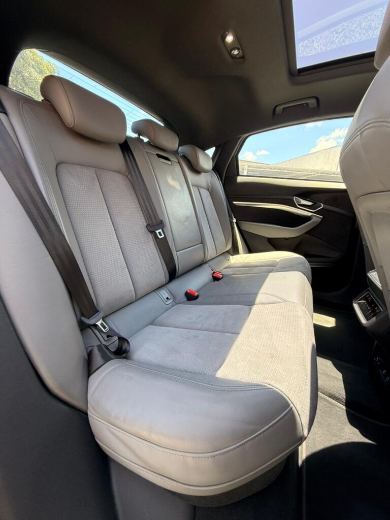 AUDI E-TRON SPORTBACK PERFORMANCE BLACK QUATTRO 2021/2022