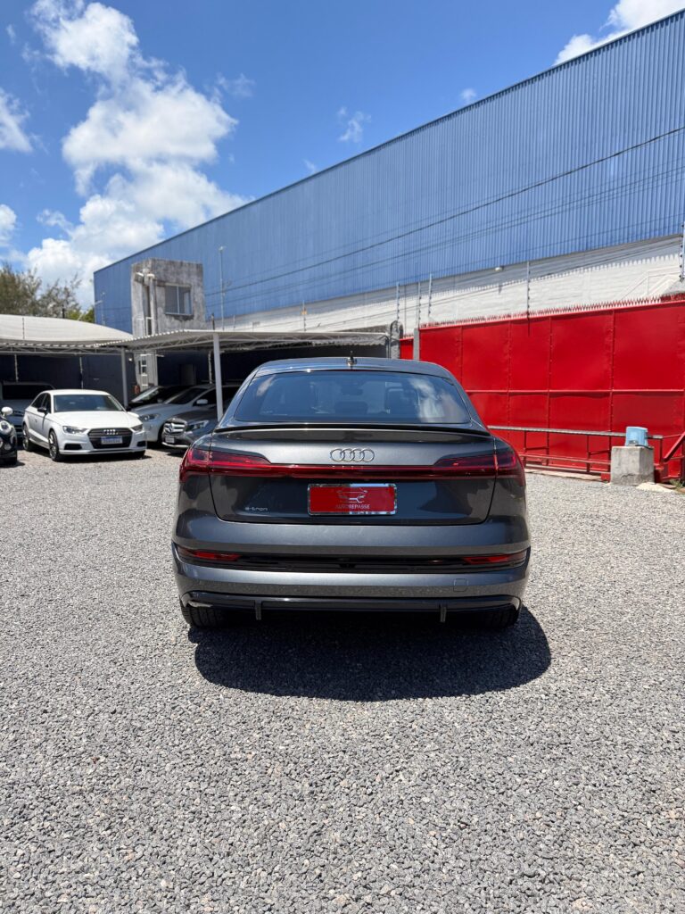 AUDI E-TRON SPORTBACK PERFORMANCE BLACK QUATTRO 2021/2022