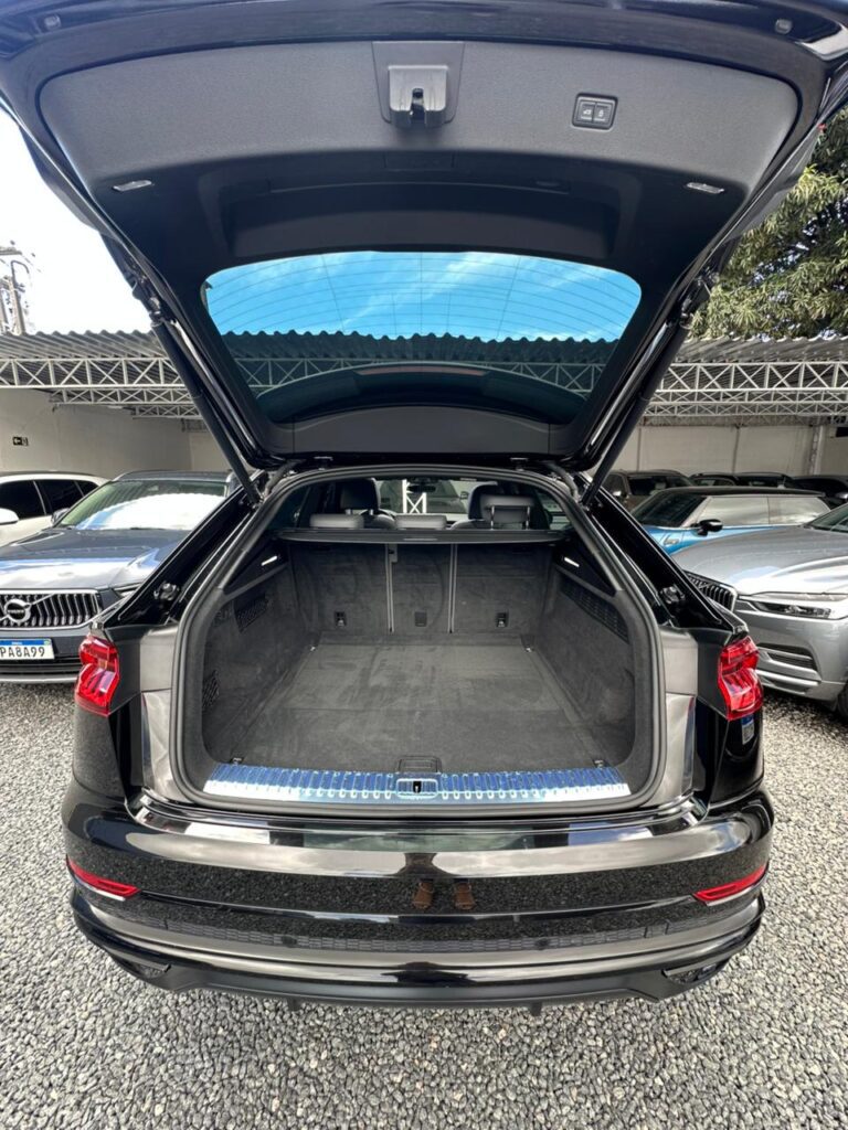 AUDI Q8 PERFORMANCE BLACK QUATTRO TIPTRONIC