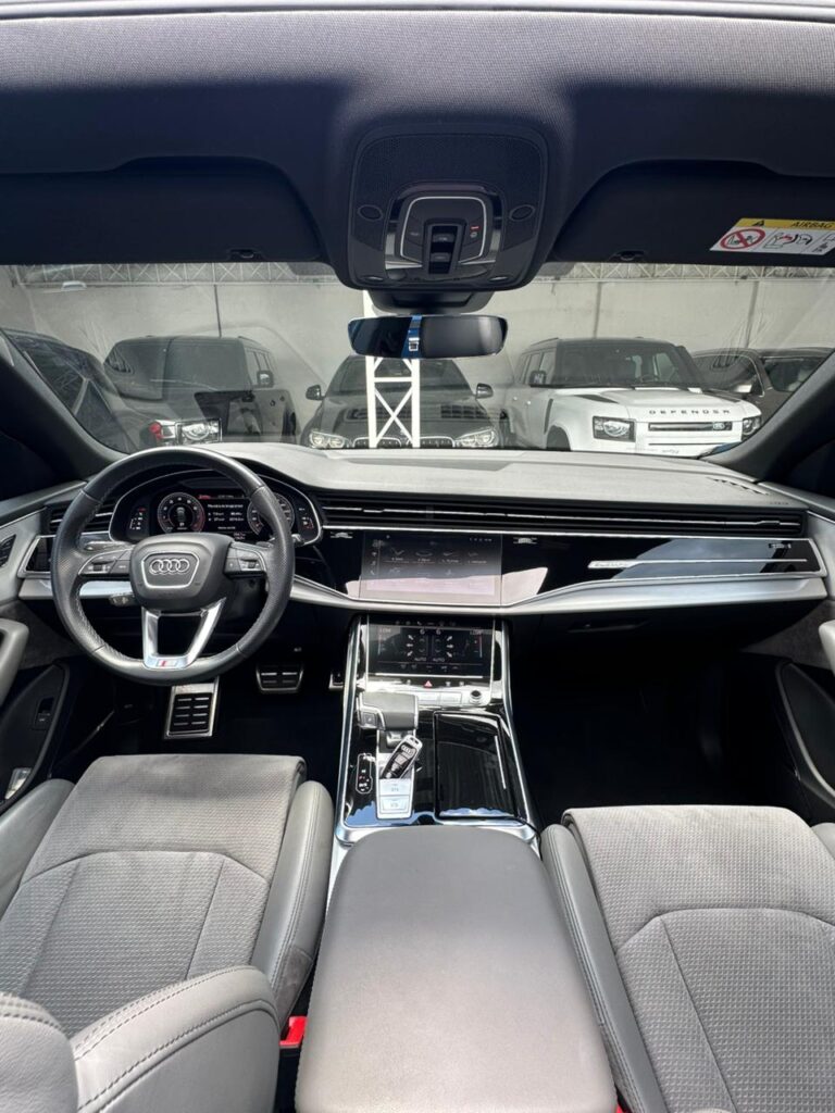 AUDI Q8 PERFORMANCE BLACK QUATTRO TIPTRONIC