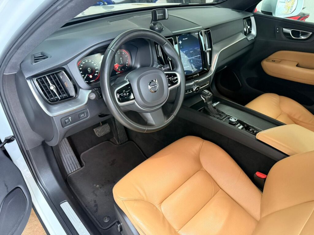 VOLVO XC60 T5 MOMENTUM 2019/2020