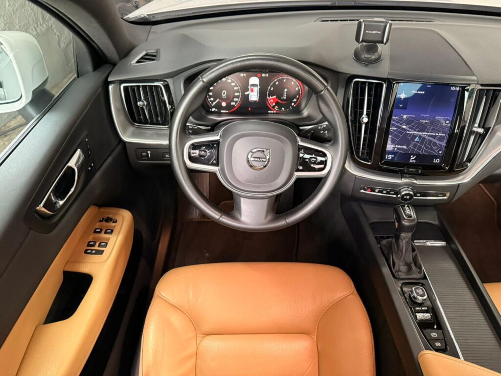VOLVO XC60 T5 MOMENTUM 2019/2020