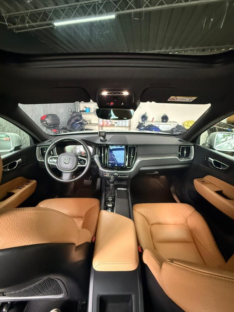 VOLVO XC60 T5 MOMENTUM 2019/2020