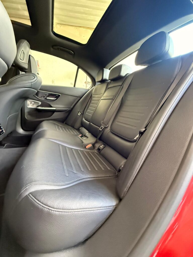 MERCEDES-BENZ C300 AMG LINE 2.0 2024/2024