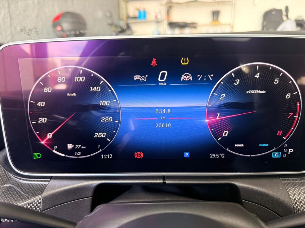 MERCEDES-BENZ C300 AMG LINE 2.0 2024/2024