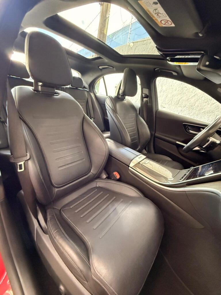 MERCEDES-BENZ C300 AMG LINE 2.0 2024/2024