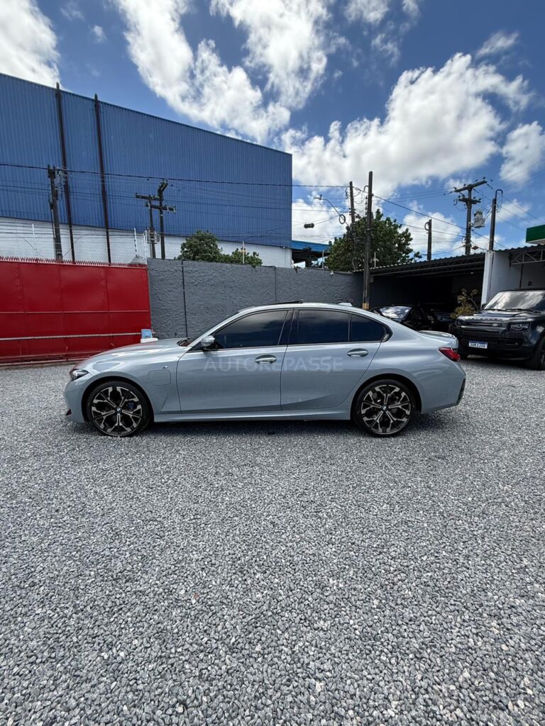 BMW 330E M-SPORT 2.0 2024/2025