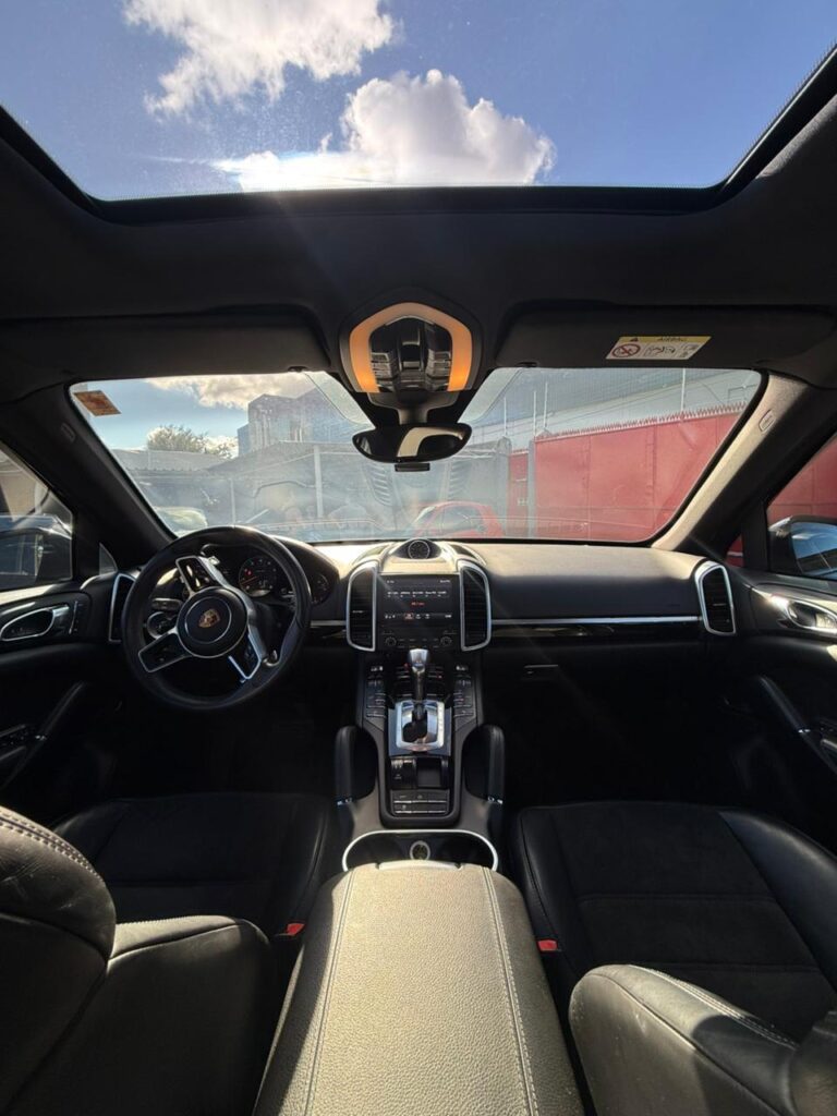 PORSCHE CAYENNE PLATINUM EDITION 2017/2018
