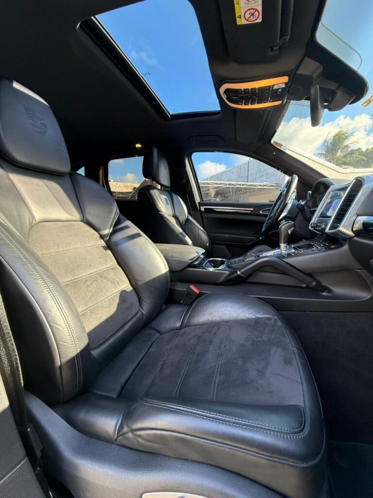 PORSCHE CAYENNE PLATINUM EDITION 2017/2018
