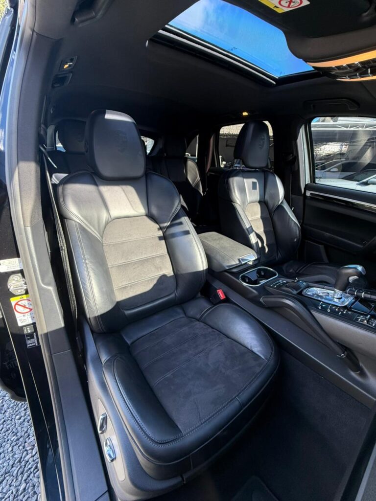 PORSCHE CAYENNE PLATINUM EDITION 2017/2018