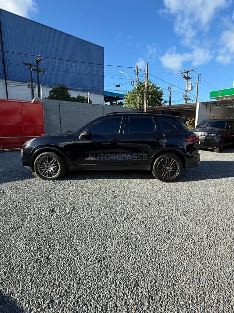 PORSCHE CAYENNE PLATINUM EDITION 2017/2018