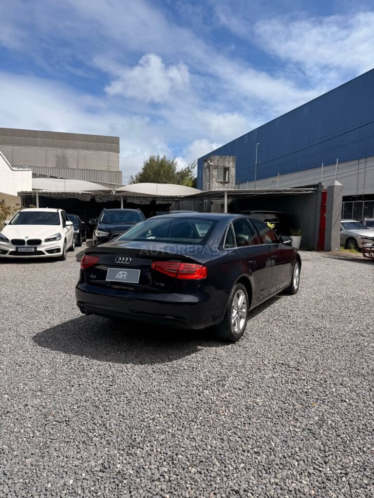 AUDI A4 ATTRACTION 2015/2015