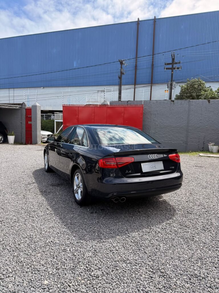 AUDI A4 ATTRACTION 2015/2015