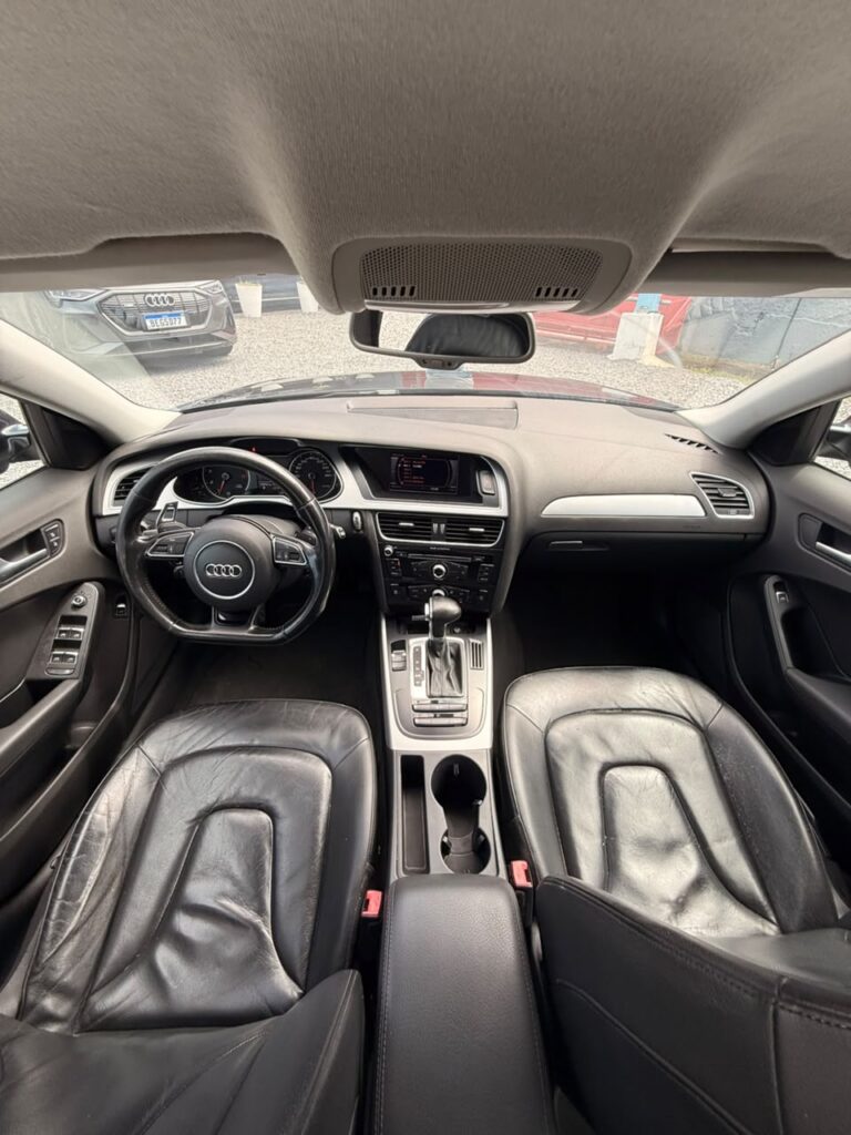 AUDI A4 ATTRACTION 2015/2015