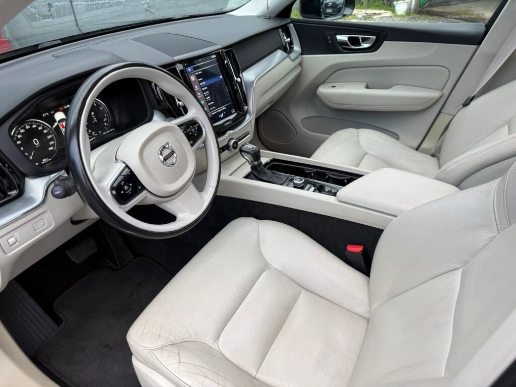 VOLVO XC60 T5 MOMENTUM 2018/2019