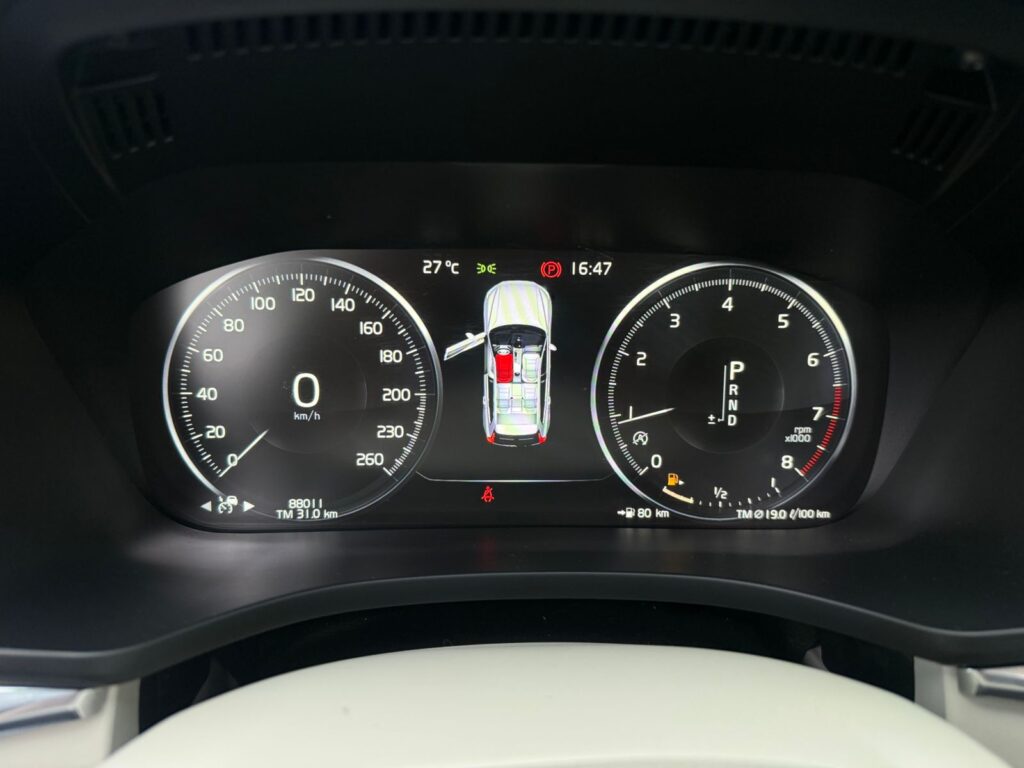 VOLVO XC60 T5 MOMENTUM 2018/2019