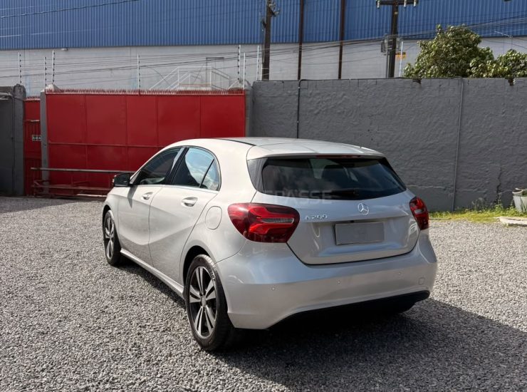 Mercedes-Benz A 200