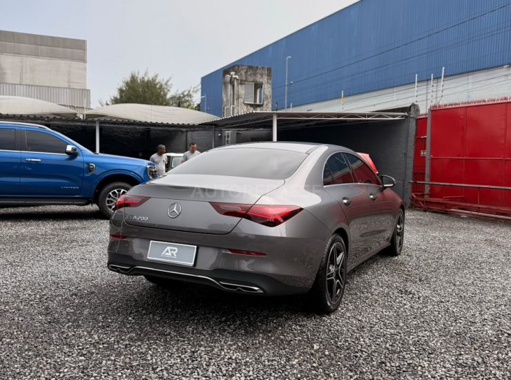 Mercedes-Benz CLA 200