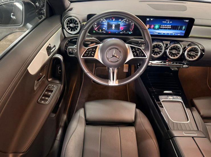 Mercedes-Benz CLA 200
