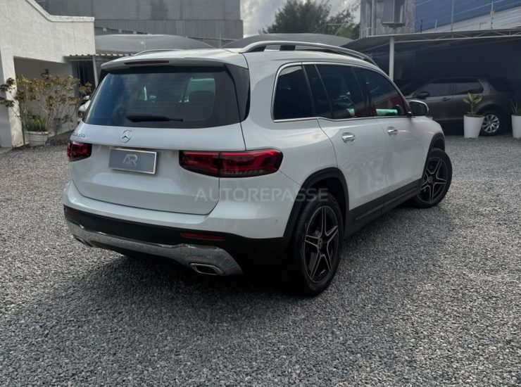 Mercedes-Benz GLB 200