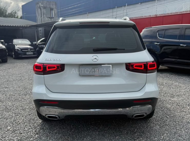 Mercedes-Benz GLB 200