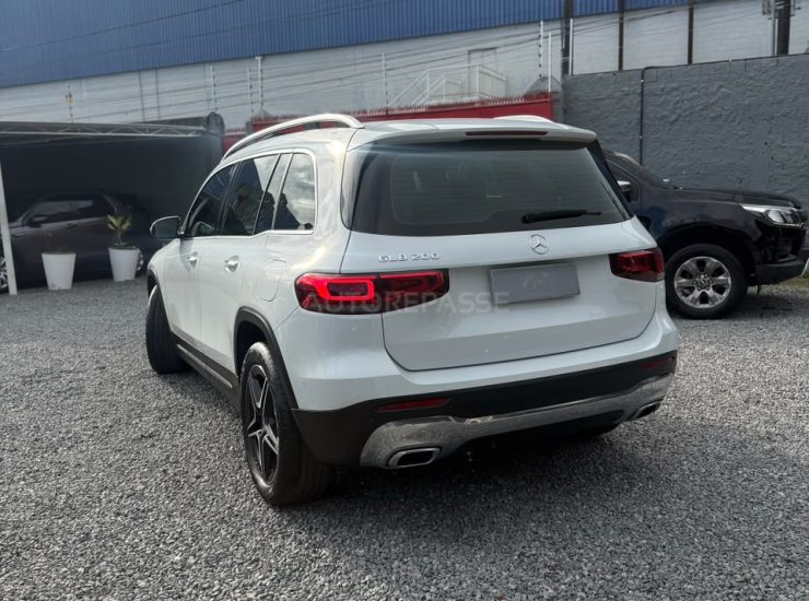 Mercedes-Benz GLB 200