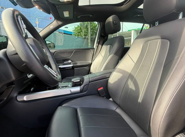 Mercedes-Benz GLB 200