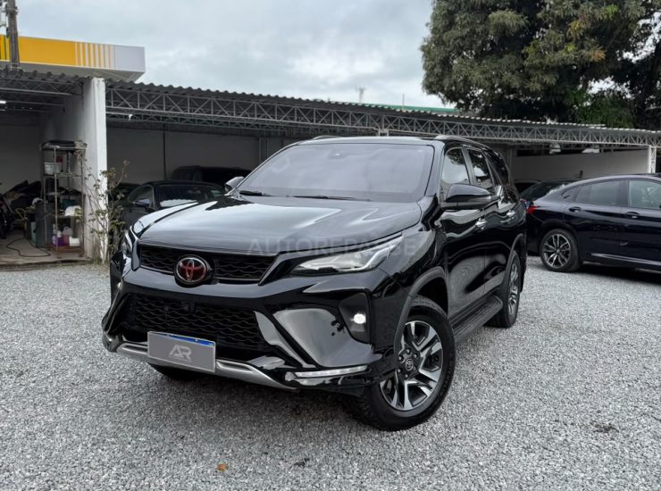 Toyota Hilux SW4