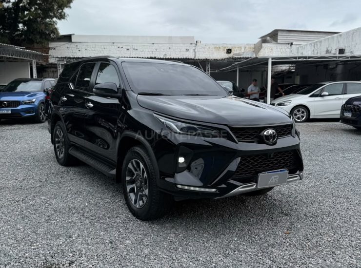 Toyota Hilux SW4