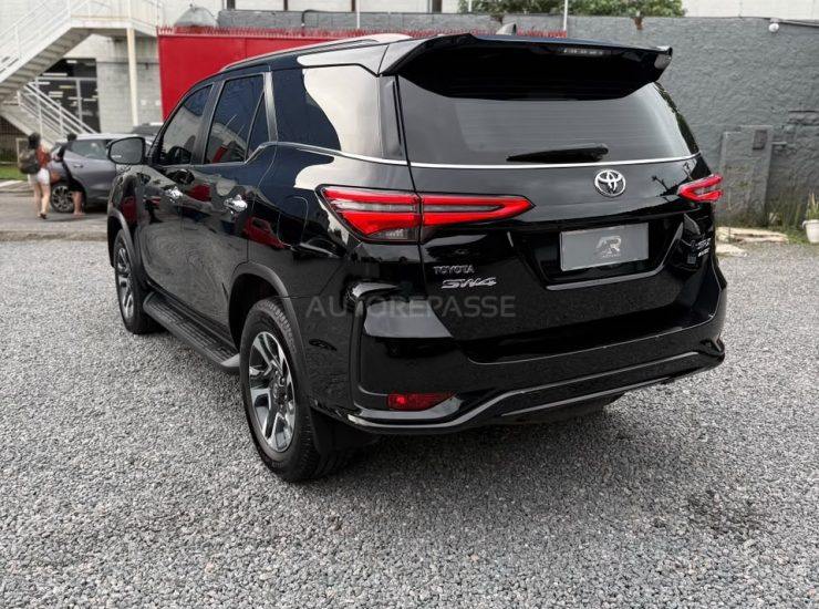 Toyota Hilux SW4