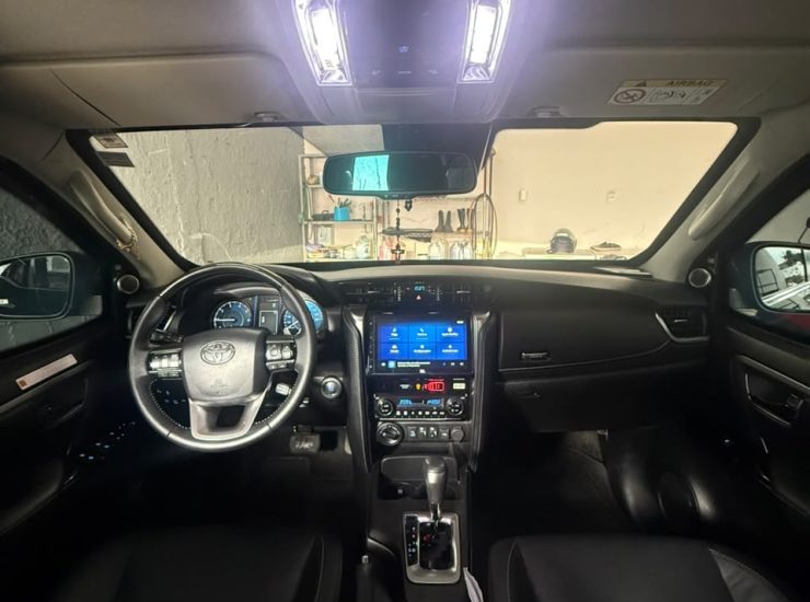 Toyota Hilux SW4