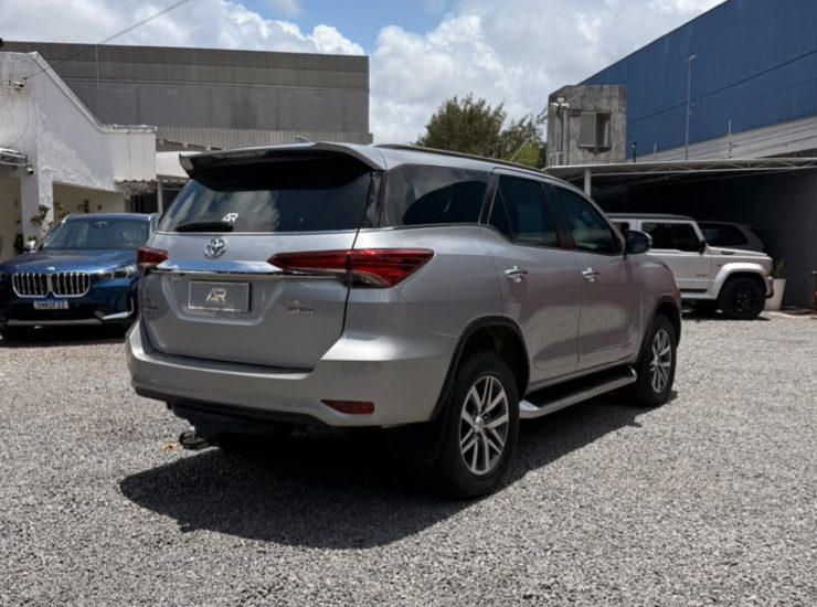 Toyota Hilux SW4 SRX 4x4 2.8 TDI 16V Dies. Aut. 2018