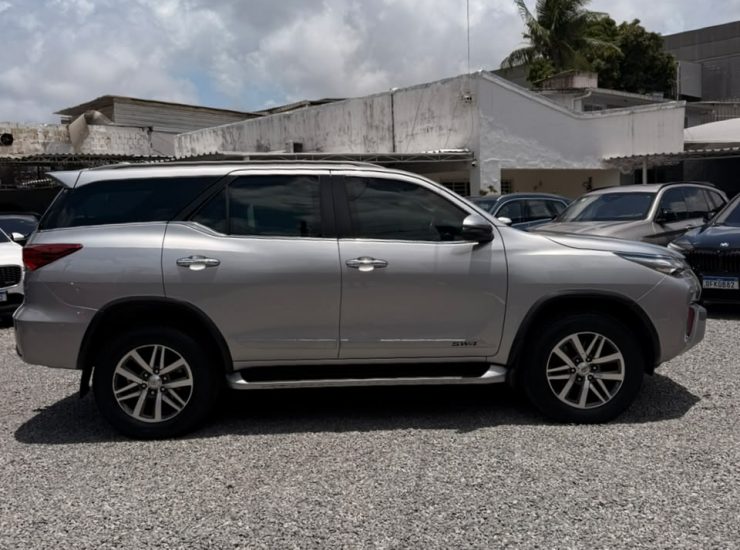 Toyota Hilux SW4 SRX 4x4 2.8 TDI 16V Dies. Aut. 2018