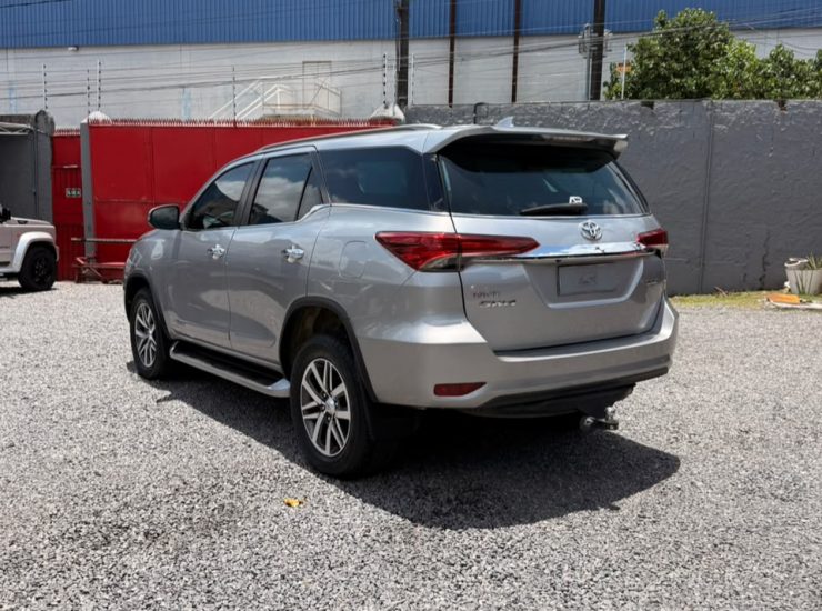 Toyota Hilux SW4 SRX 4x4 2.8 TDI 16V Dies. Aut. 2018