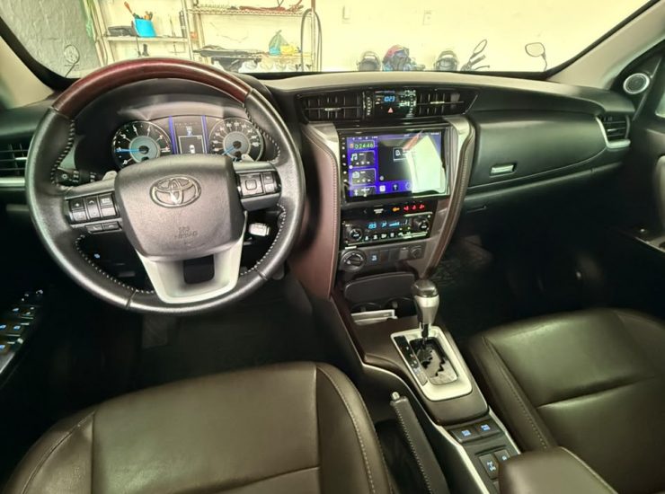 Toyota Hilux SW4 SRX 4x4 2.8 TDI 16V Dies. Aut. 2018