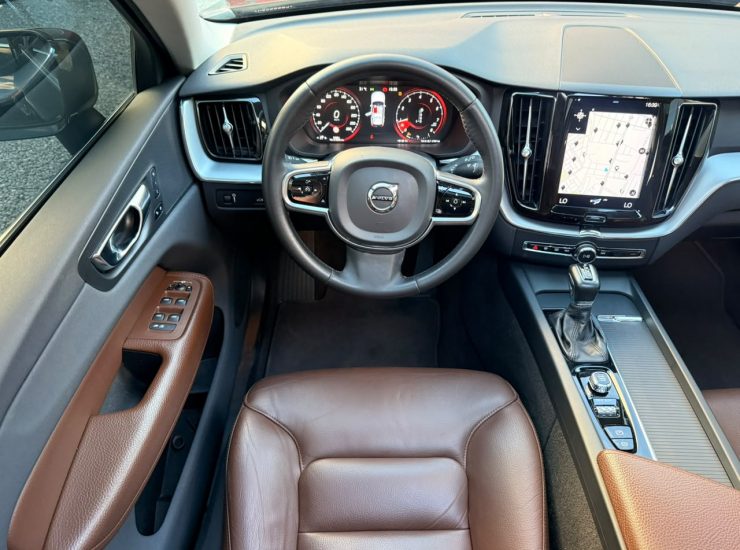 Volvo XC 60 T-5 MOMENTUM 2.0 254cv AWD 5p 2020