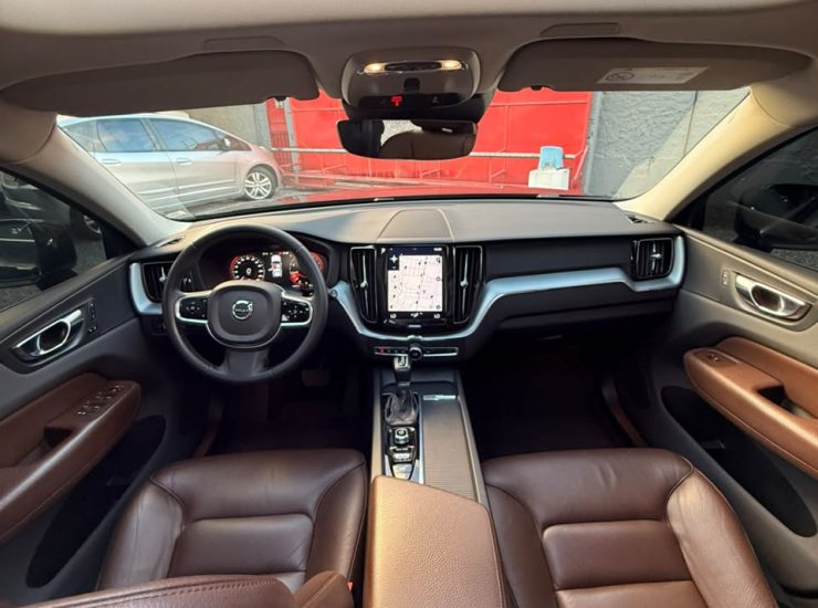 Volvo XC 60 T-5 MOMENTUM 2.0 254cv AWD 5p 2020
