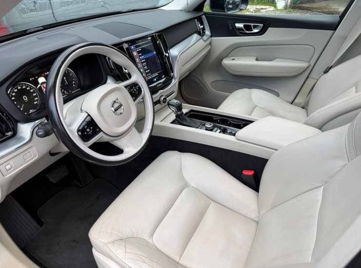 Volvo XC 60 T-5 MOMENTUM 2.0 254cv AWD 5p 2019